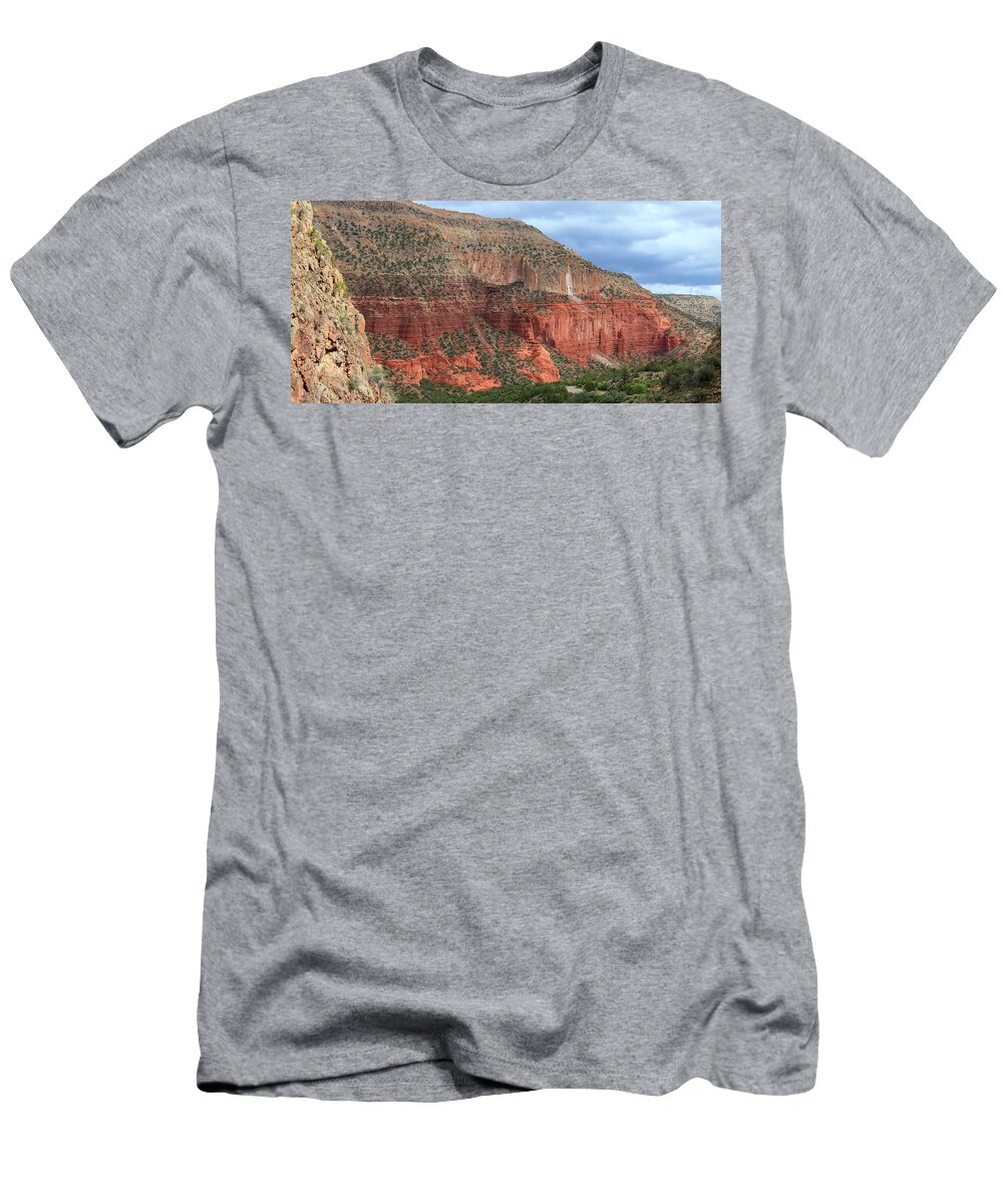 Landscape T-Shirt featuring the photograph Red Rock Geology by Steve Templeton