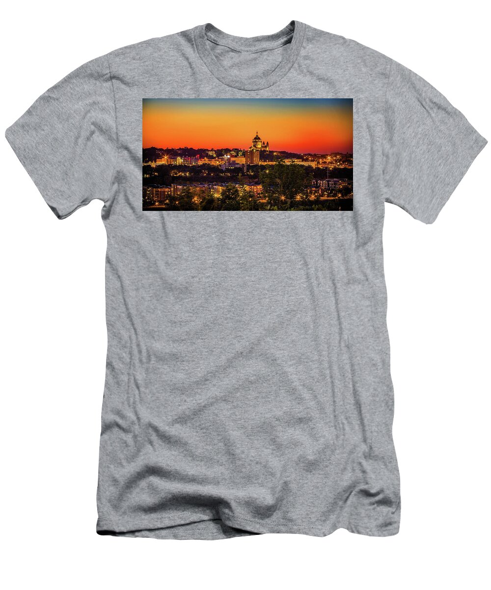  T-Shirt featuring the photograph St Paul Cathedral by Nicole Engstrom