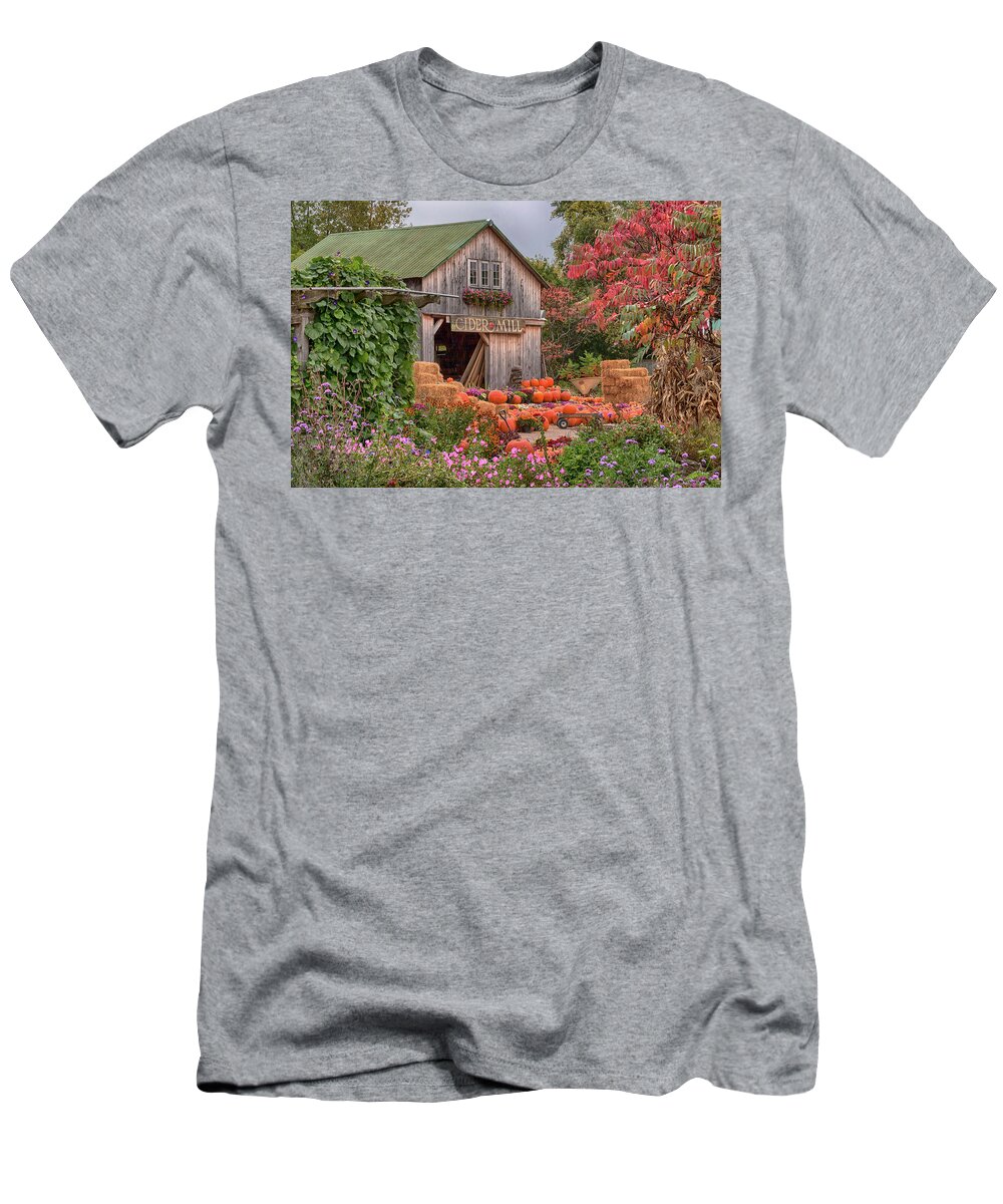 Hudak's T-Shirt featuring the photograph Vermont pumpkins and autumn flowers by Jeff Folger
