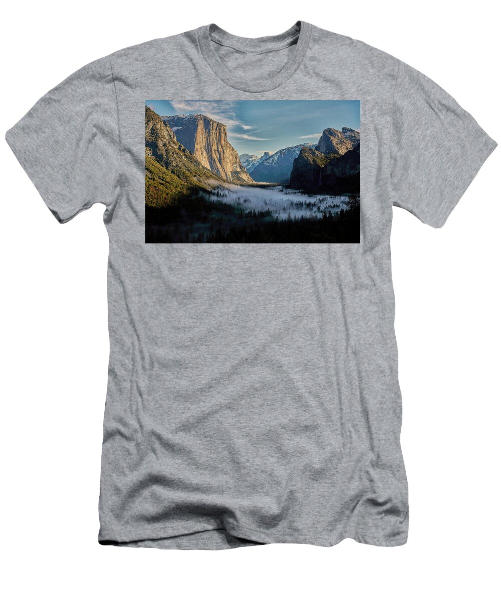 Jon Glaser T-Shirt featuring the photograph Yosemite Valley Viewpoint by Jon Glaser