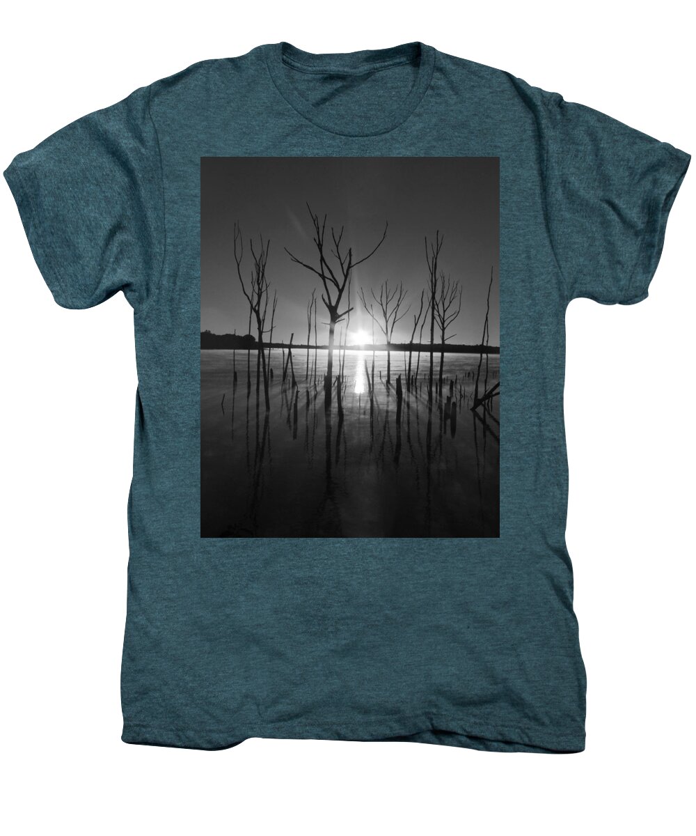 Manasquan Reservoir Men's Premium T-Shirt featuring the photograph The Star Arrives by Raymond Salani III
