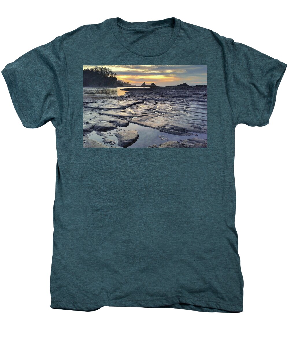 Sunset Beach Men's Premium T-Shirt featuring the photograph Sunset Glow by Suzy Piatt