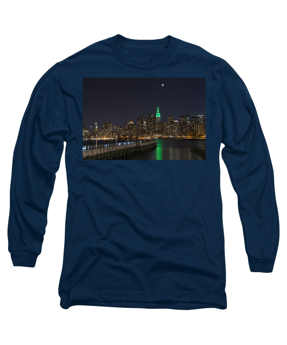 Gantry Plaza State Park Long Sleeve T-Shirt featuring the photograph View from Gantry Plaza State Park #3 by Theodore Jones