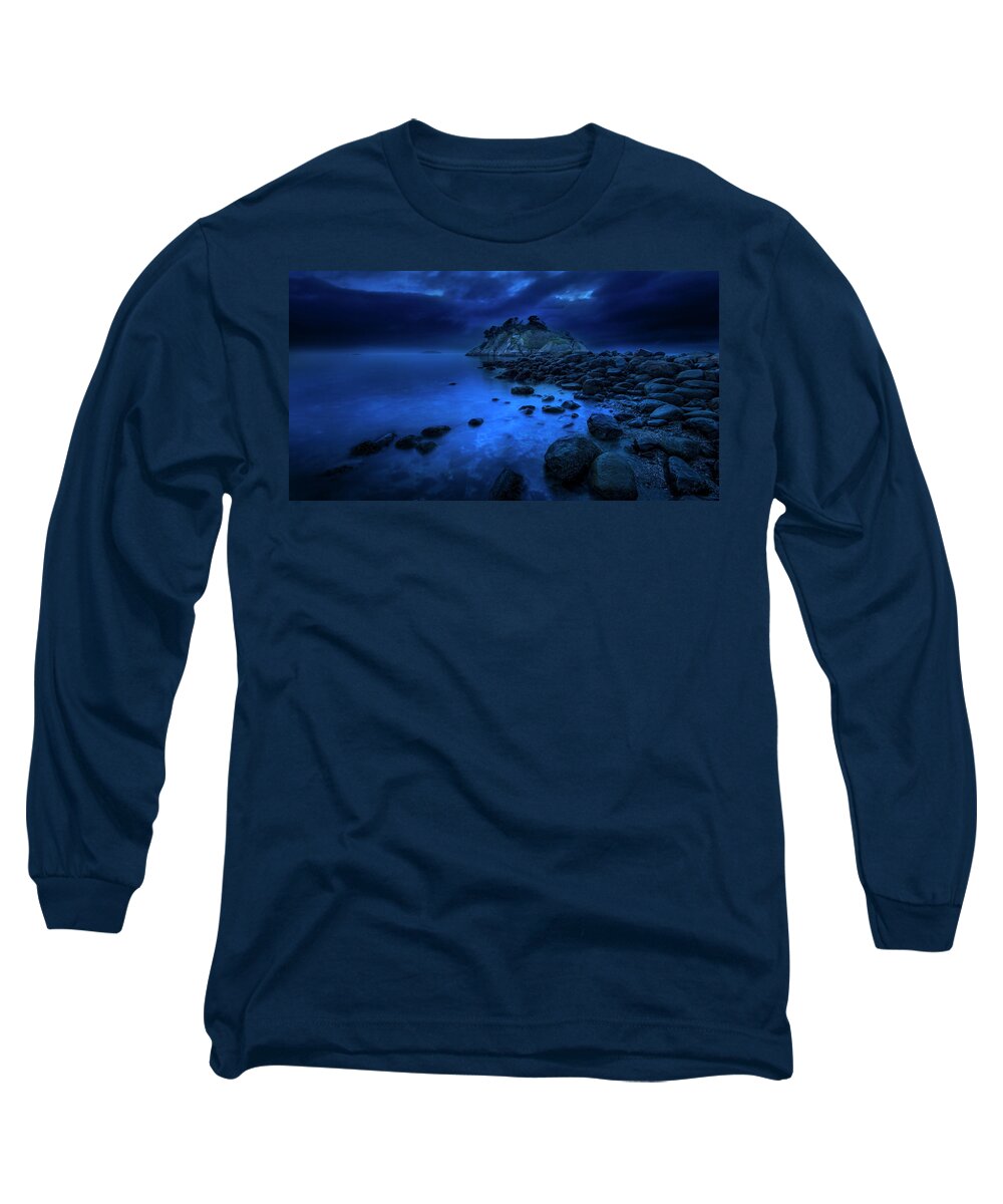 Ocean Long Sleeve T-Shirt featuring the photograph Whytecliff Dusk by John Poon