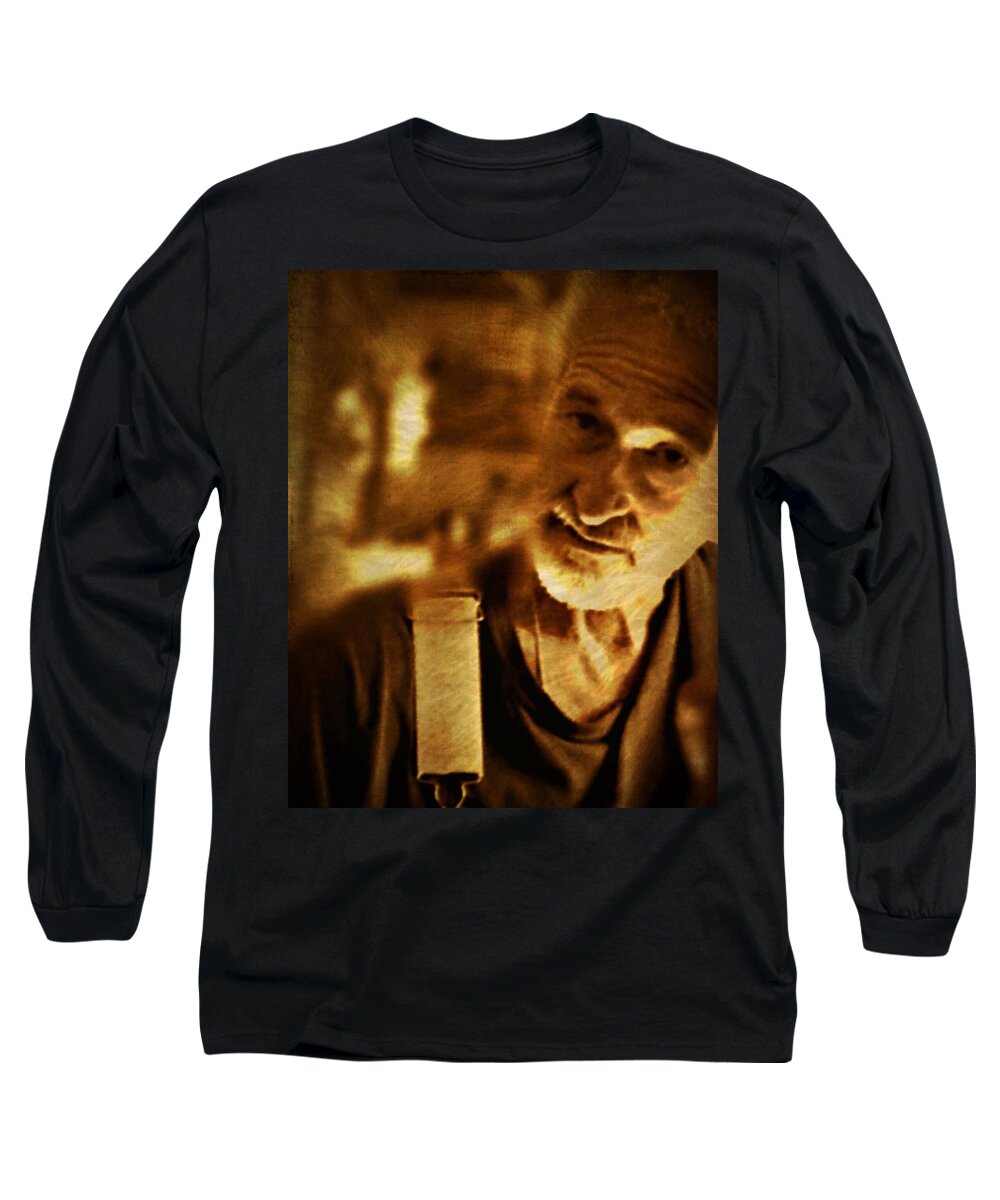 Portrait Long Sleeve T-Shirt featuring the photograph A moments pause by Suzy Norris