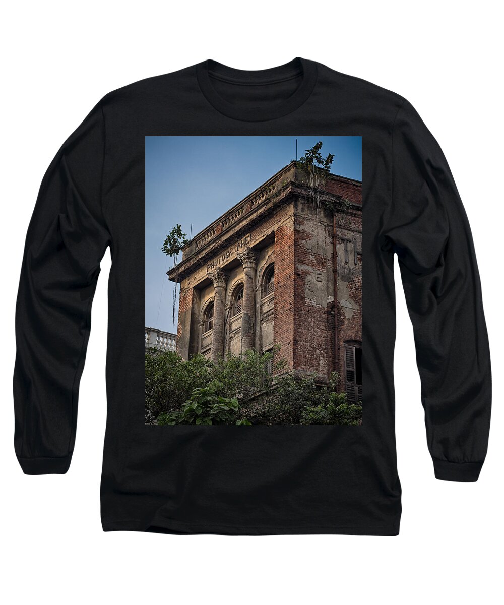 India Long Sleeve T-Shirt featuring the photograph Abandoned Photograph by Scott Wyatt