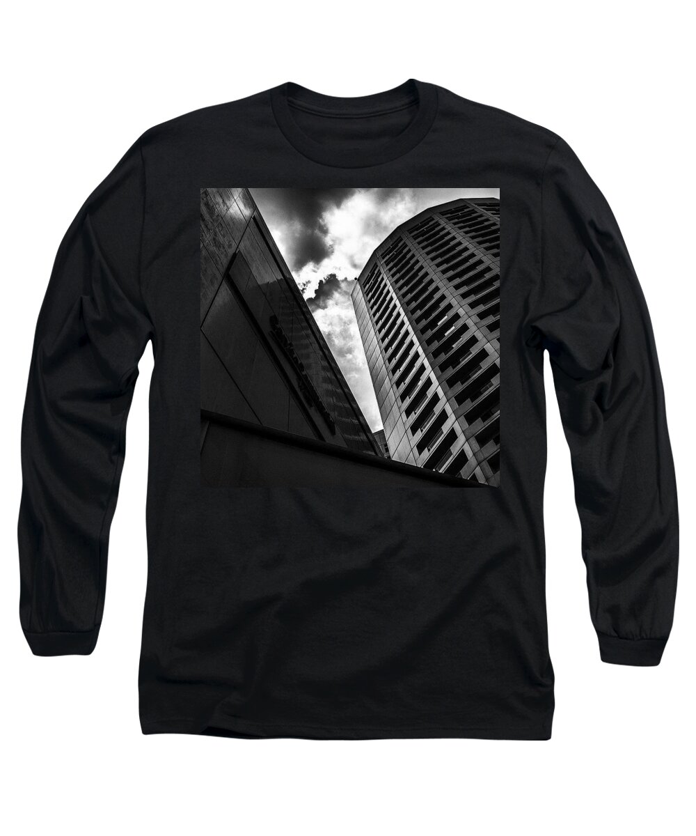 City Long Sleeve T-Shirt featuring the photograph Beautiful Singapore by Aleck Cartwright