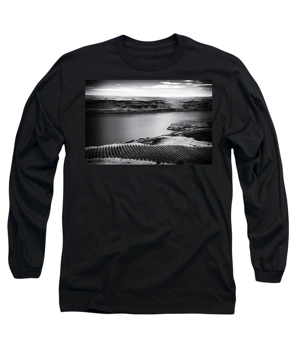 Oregon Long Sleeve T-Shirt featuring the photograph Columbia Gorge by Niels Nielsen