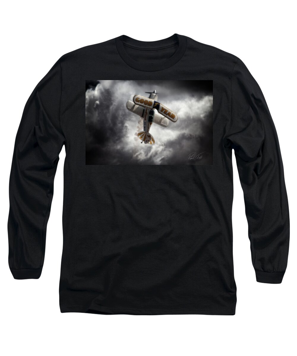 Vintage Long Sleeve T-Shirt featuring the photograph Good Year Cloud by Paul Job