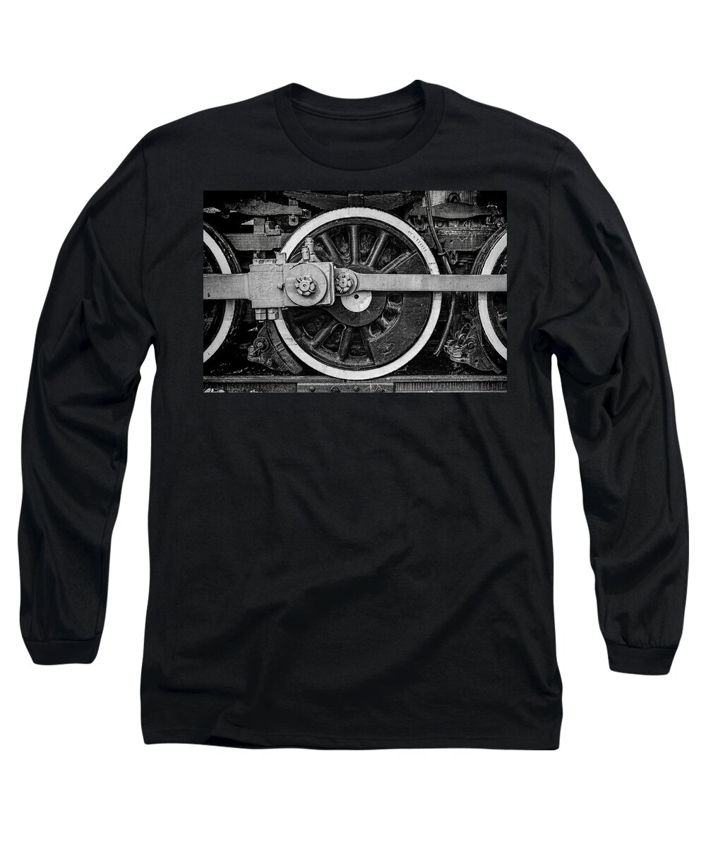 Steam Long Sleeve T-Shirt featuring the photograph In the Middle by Ken Smith