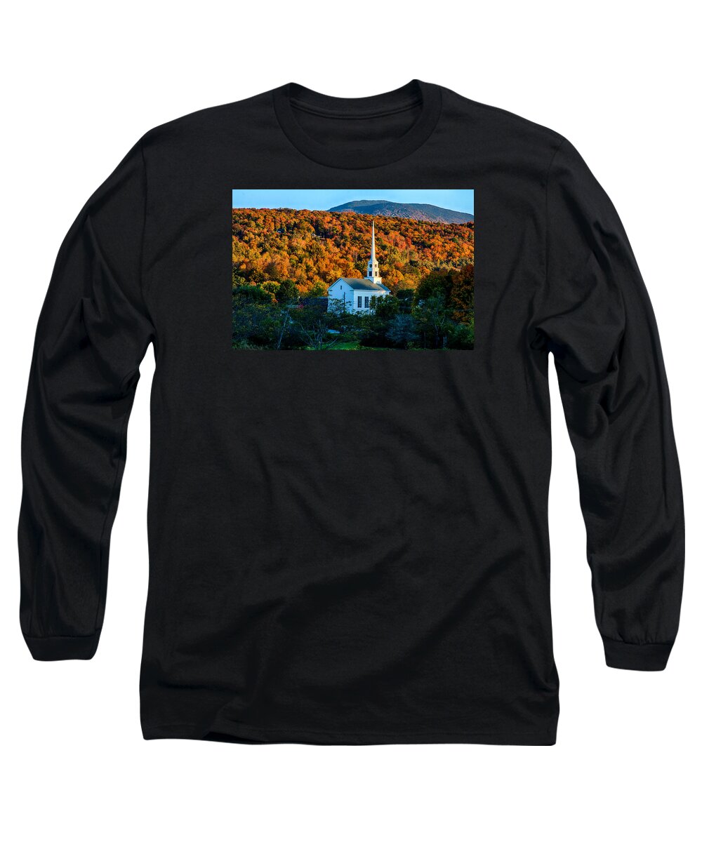 Autumn Foliage New England Long Sleeve T-Shirt featuring the photograph Last rays of autumn sun on Stowe Church by Jeff Folger