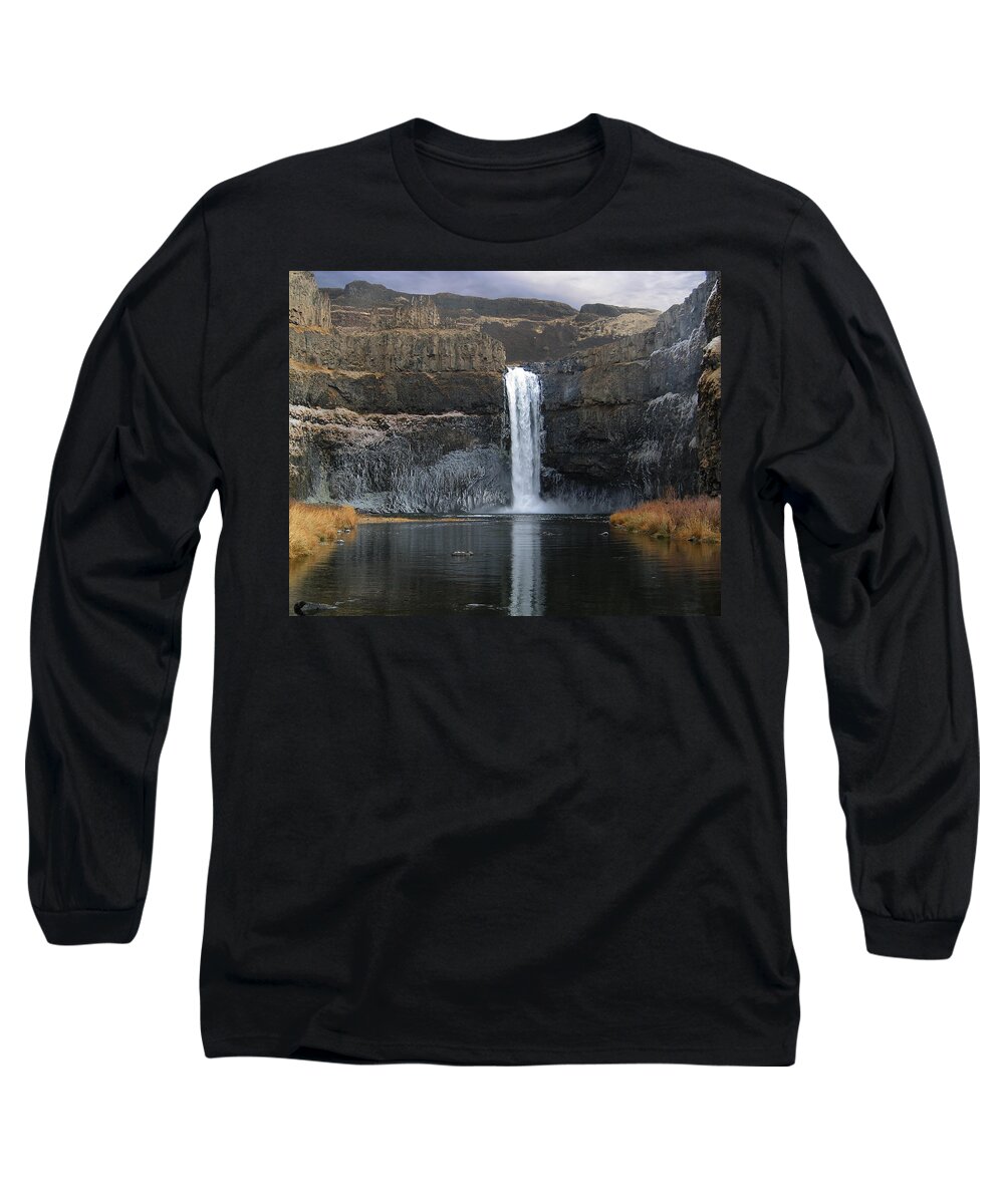 Palouse Long Sleeve T-Shirt featuring the photograph Palouse Falls in the Winter by Farol Tomson