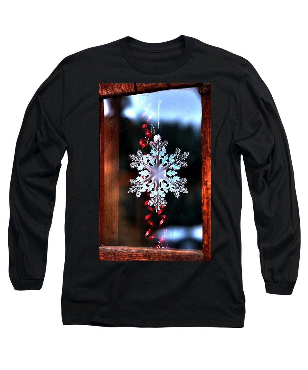 Christmas Long Sleeve T-Shirt featuring the photograph Snowflake In Window 20510 by Jerry Sodorff