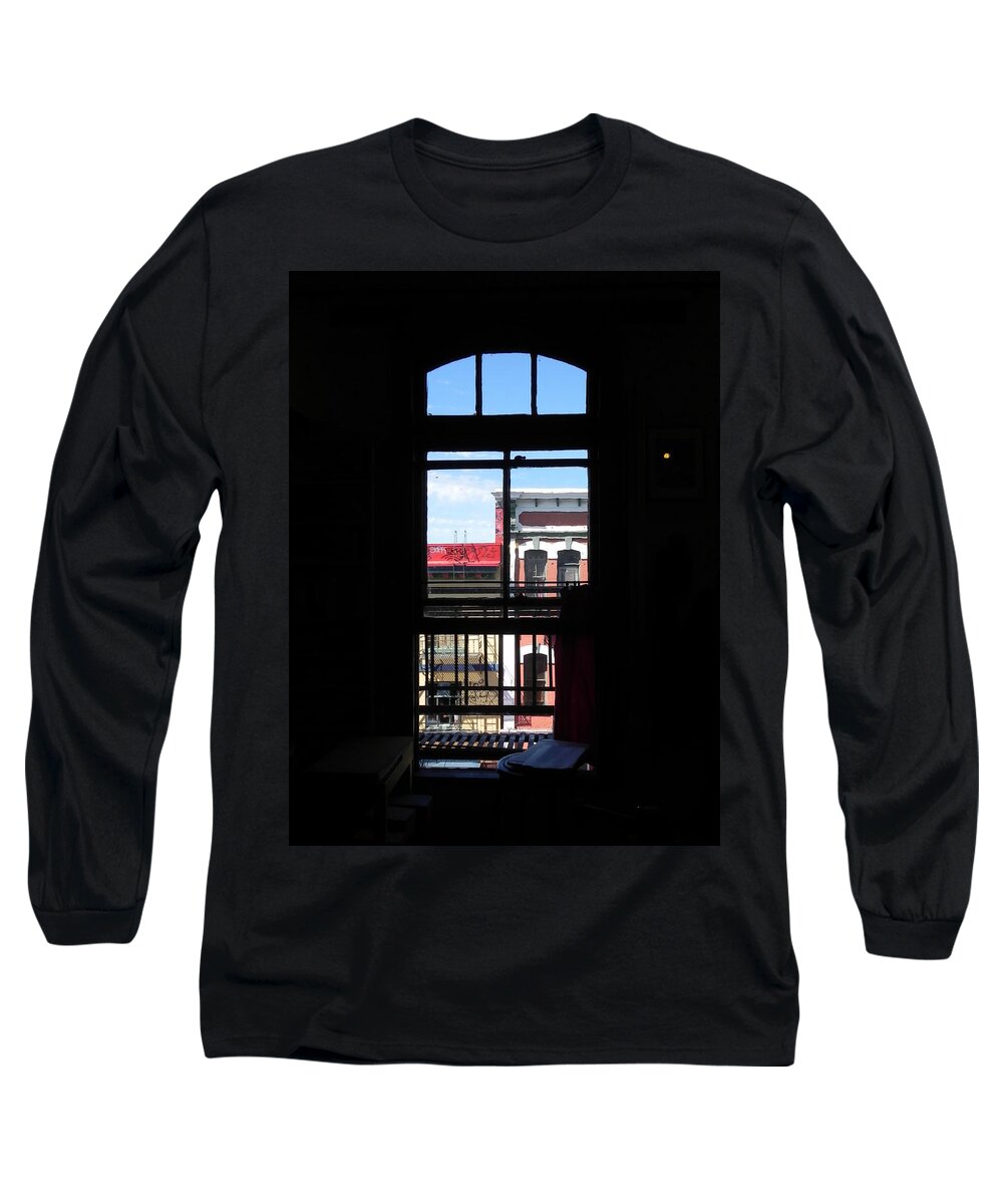 Victoria Chinatown Long Sleeve T-Shirt featuring the photograph Taking a break by Cheryl Hoyle