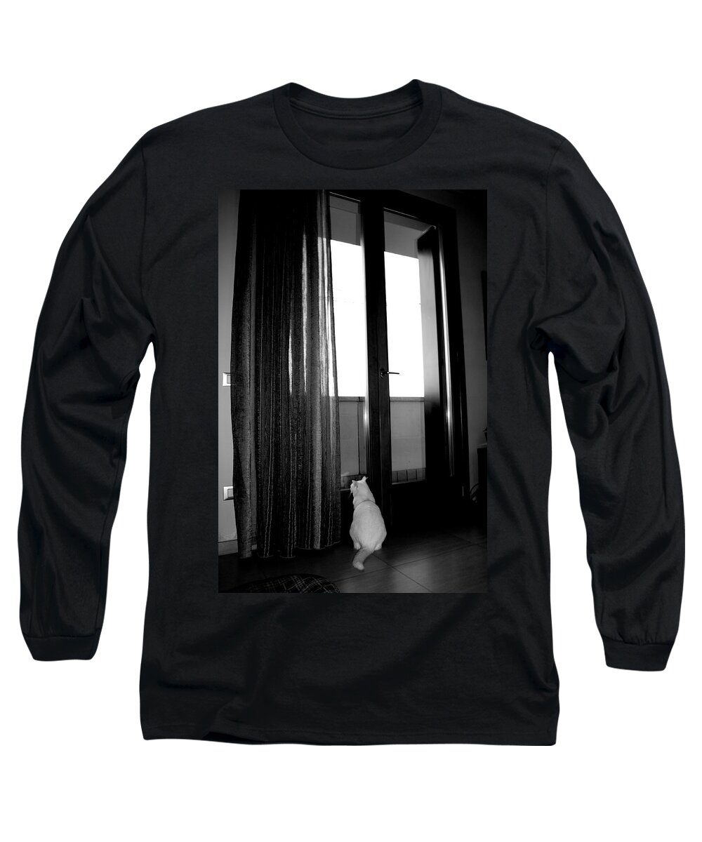 Gatto Long Sleeve T-Shirt featuring the photograph Let Me Go by Donato Iannuzzi