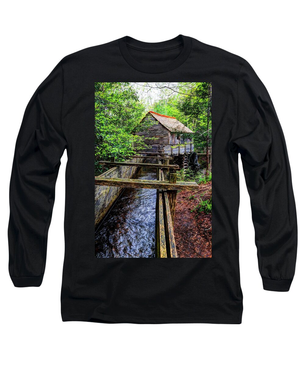 Cades Cove Long Sleeve T-Shirt featuring the photograph Cades Cove Grist Mill In The Great Smoky Mountains National Park by Carol Montoya