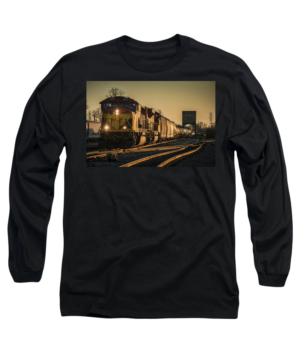 Railroad Tracks Long Sleeve T-Shirt featuring the photograph CSX Q555 Departs Doyle Yard at Owensboro, Ky by Jim Pearson