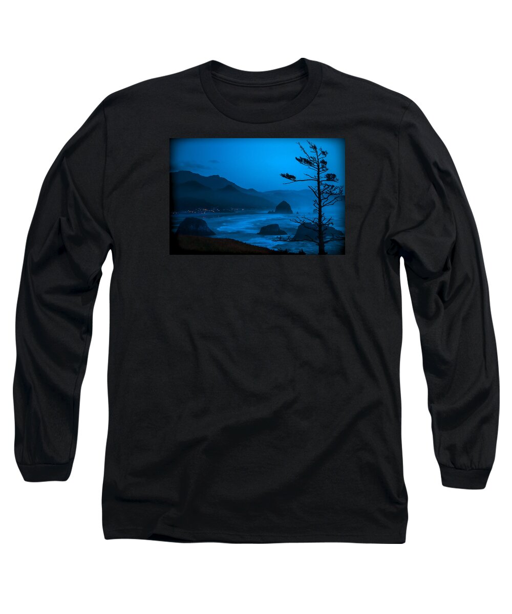 Beaches Long Sleeve T-Shirt featuring the photograph First Light by Robert Potts
