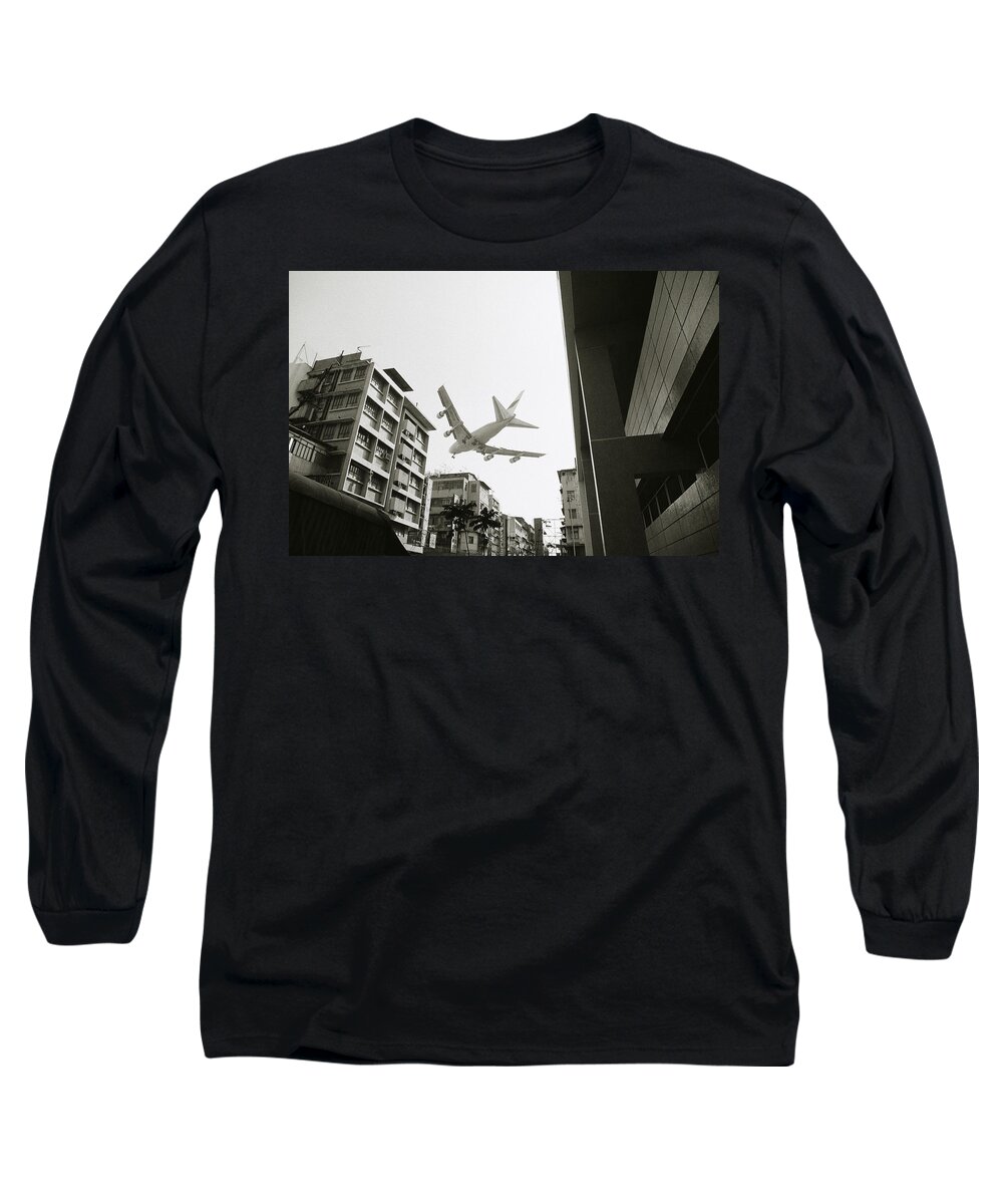 Flying Long Sleeve T-Shirt featuring the photograph Landing in Hong Kong by Shaun Higson