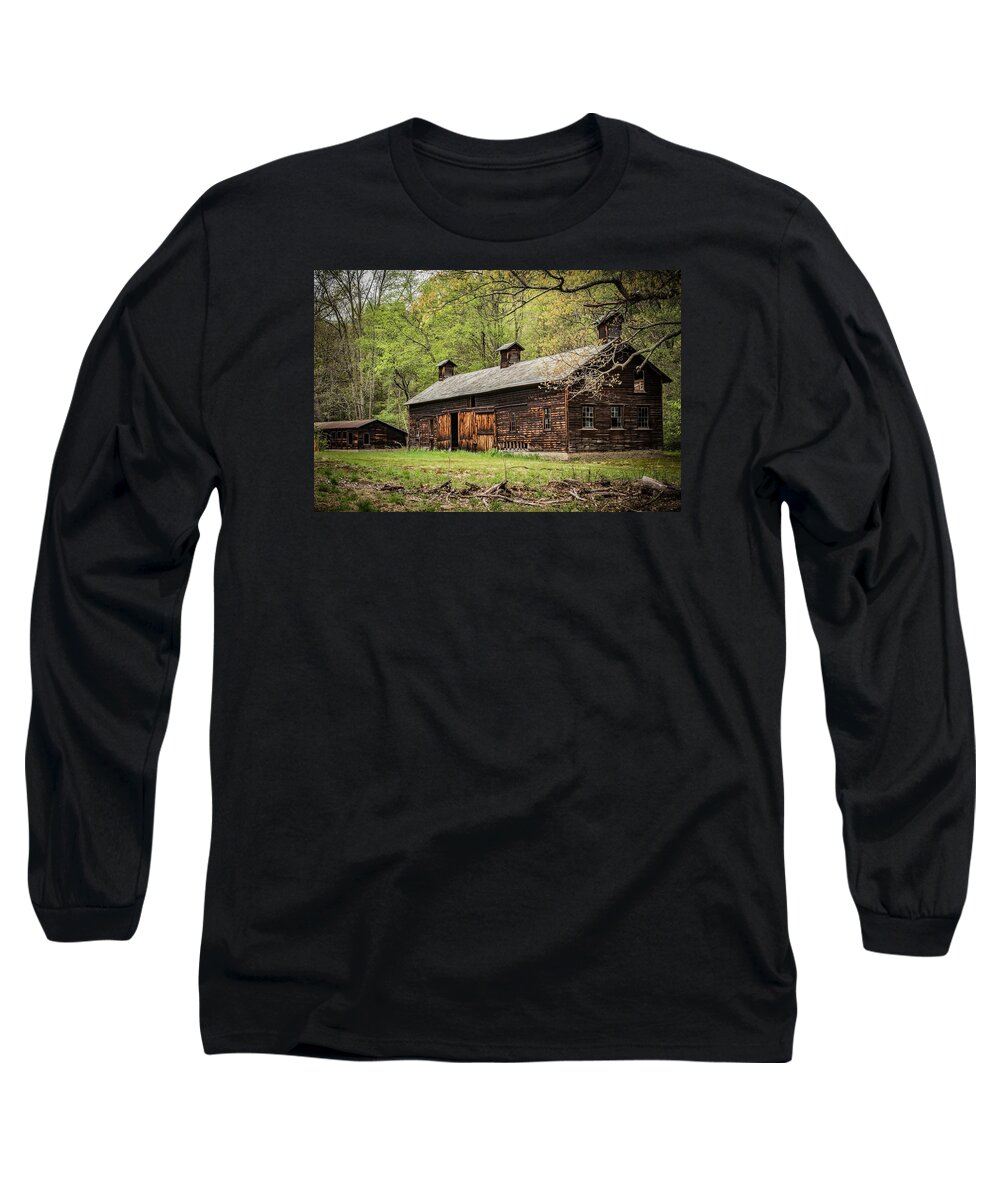  Long Sleeve T-Shirt featuring the photograph Spring at Zimmerman farm by Pamela Taylor