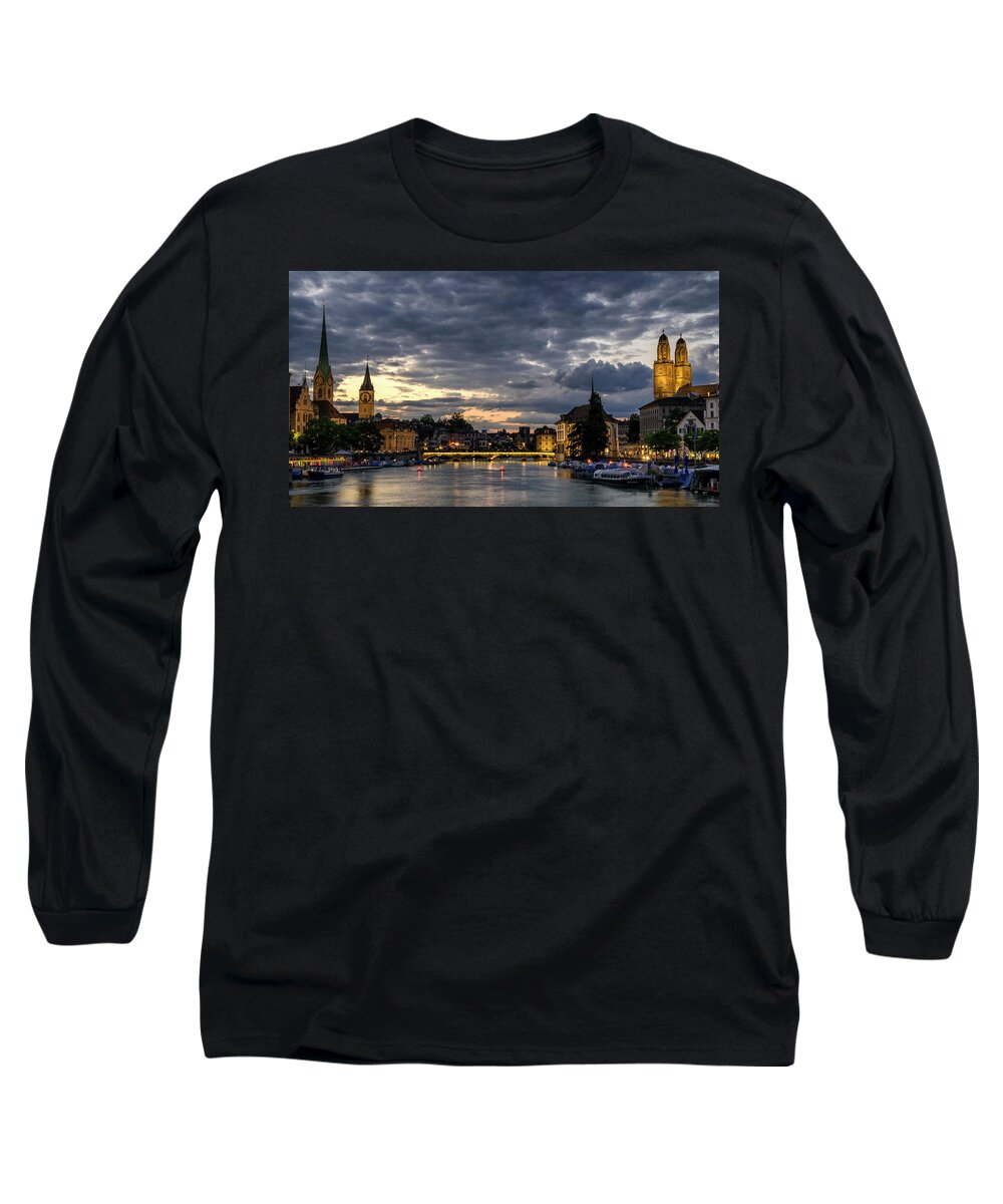 Zurich Long Sleeve T-Shirt featuring the photograph Dusk at Zurich by Pablo Lopez