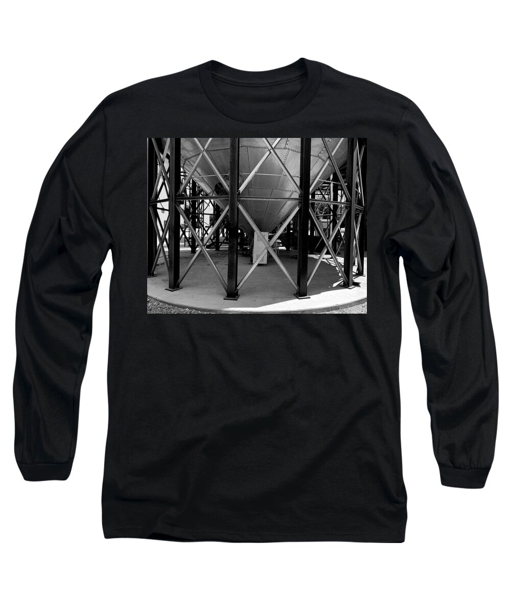 Silo Long Sleeve T-Shirt featuring the photograph Geometry On The Farm by Lee Darnell