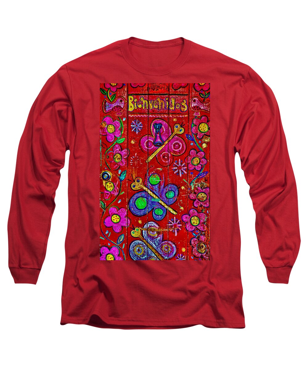 Taos Long Sleeve T-Shirt featuring the photograph Bienvenidos by Diana Powell