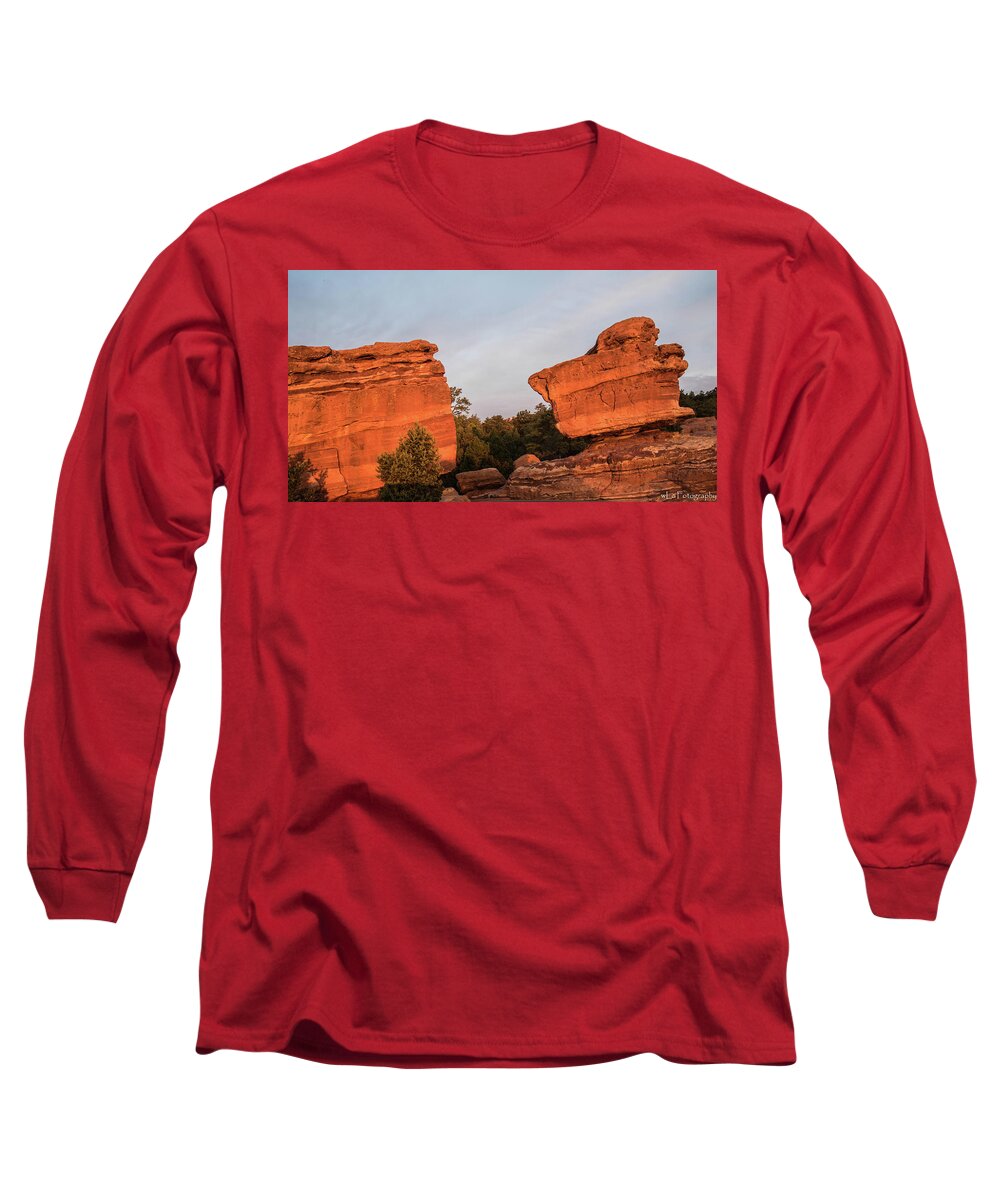  Long Sleeve T-Shirt featuring the photograph Garden of the Gods, Colorado 2 by Wendy Carrington
