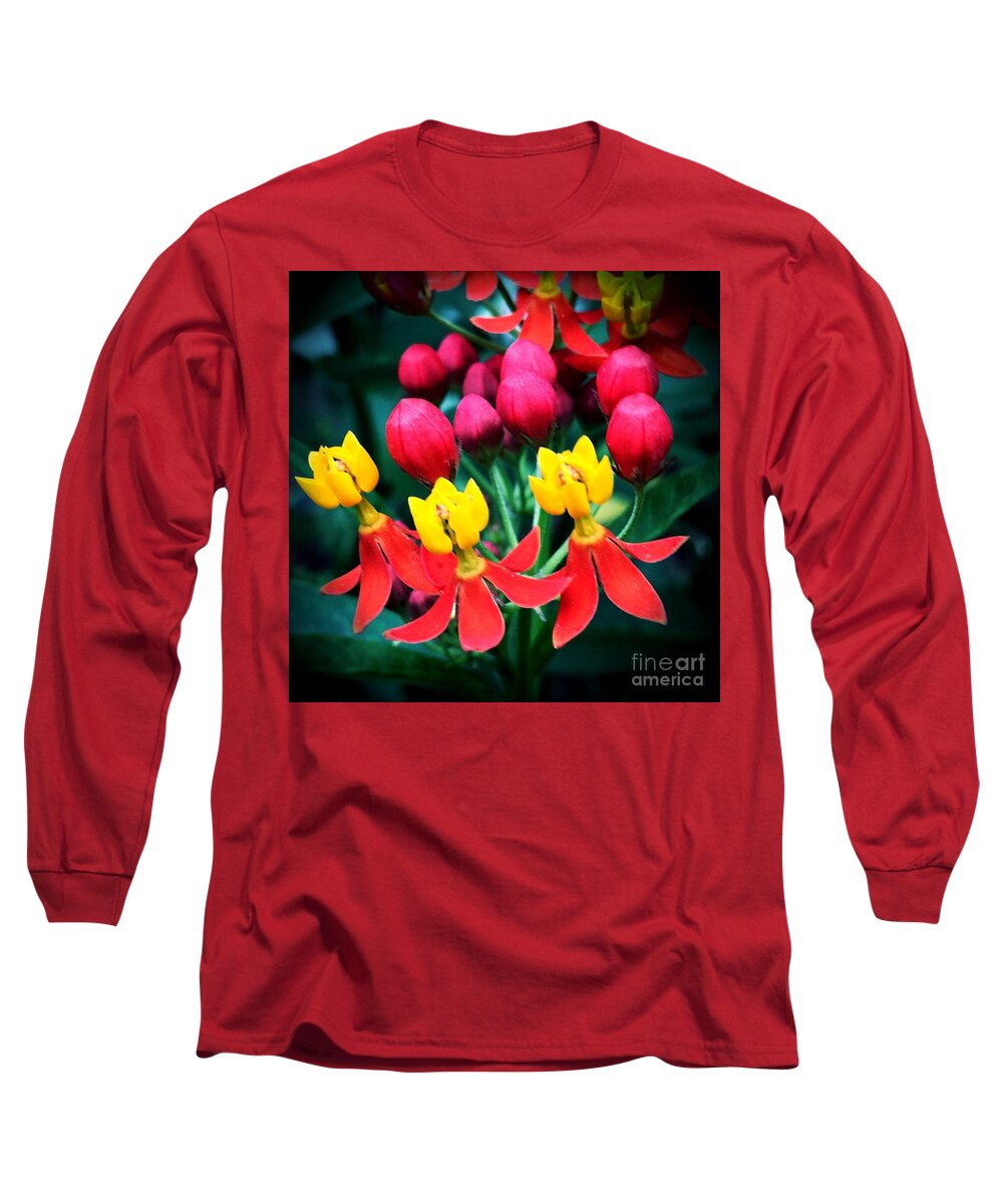 Macro Long Sleeve T-Shirt featuring the photograph Ladies in Waiting by Vonda Lawson-Rosa