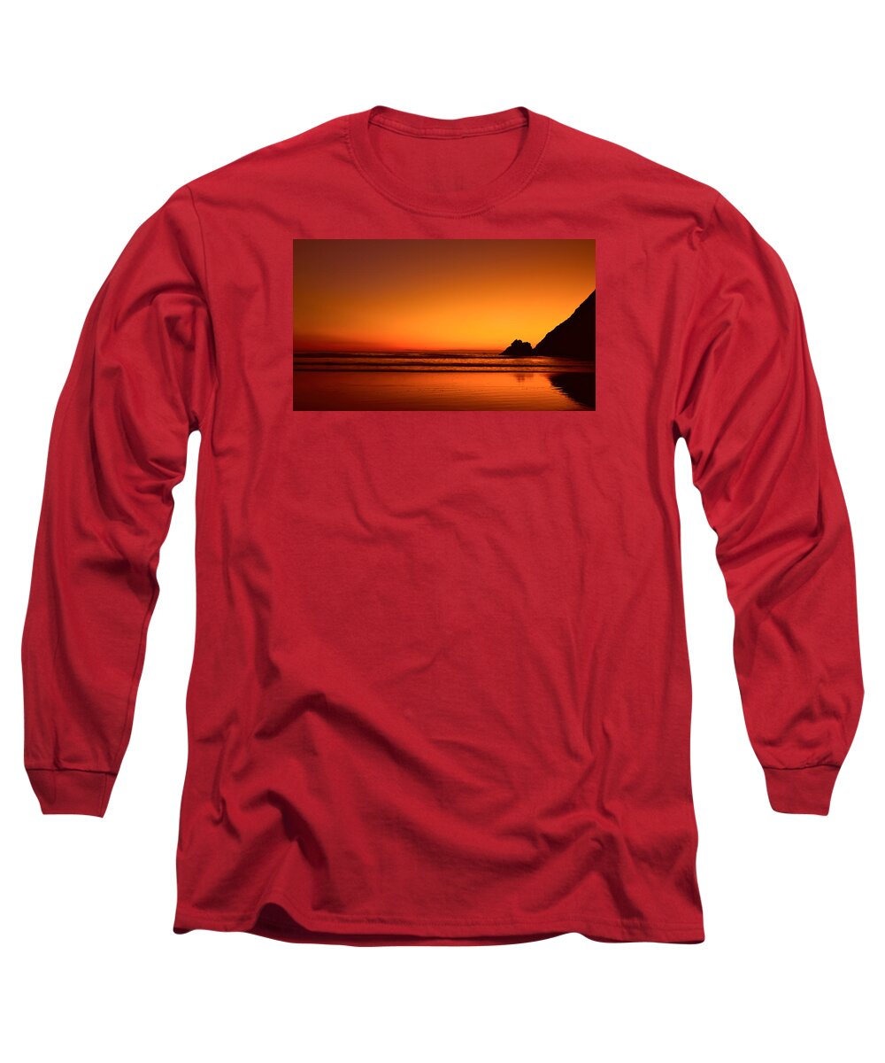Oregon Long Sleeve T-Shirt featuring the photograph Sundown Silhouette by Don Schwartz