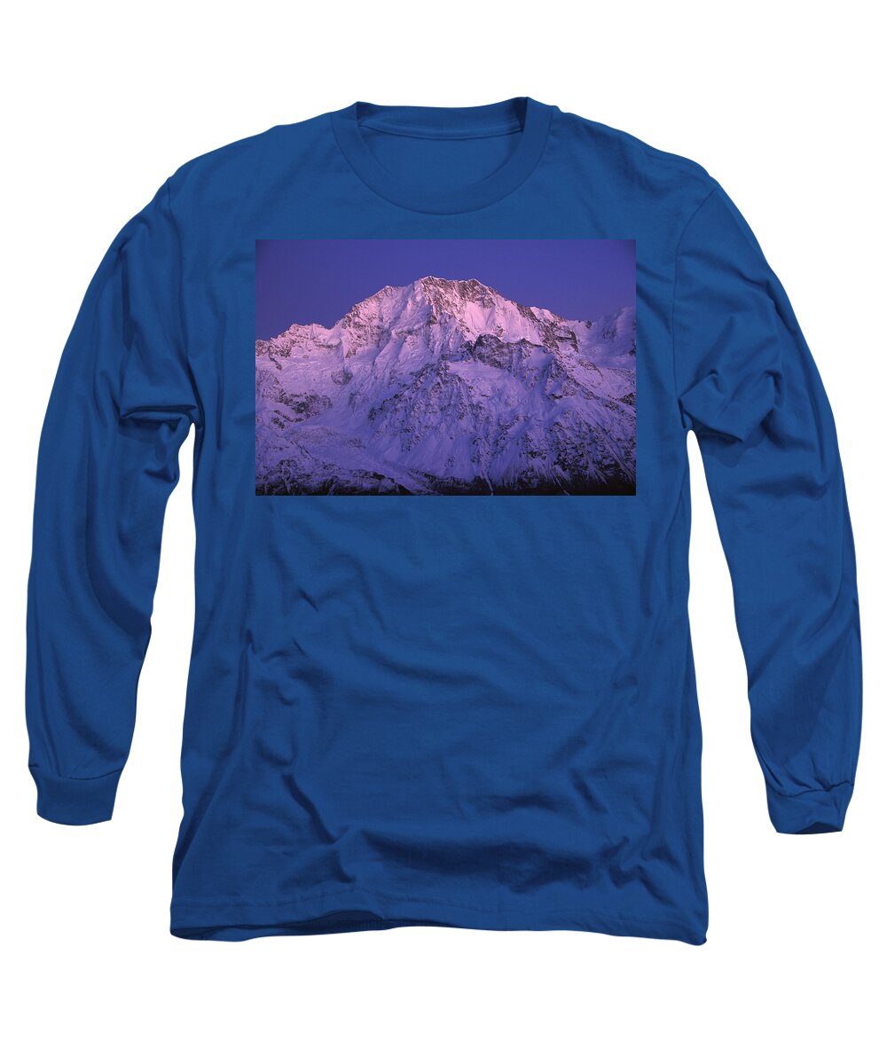 Feb0514 Long Sleeve T-Shirt featuring the photograph Eastern Side Of Mt Cook Pre-dawn by Colin Monteath