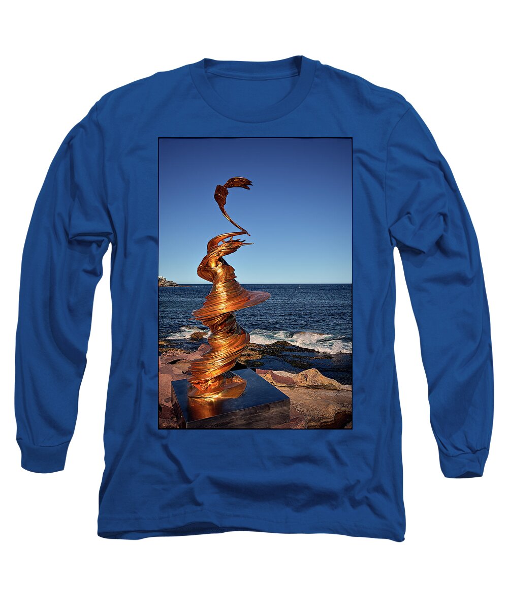 Sculpture By The Sea 2019 Long Sleeve T-Shirt featuring the photograph The Statue of Mad Liberty by Wang Kaifang by Andrei SKY
