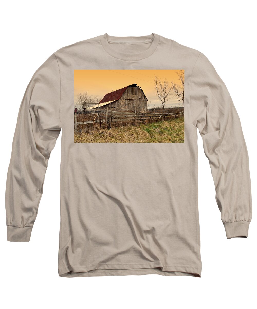 Barns Long Sleeve T-Shirt featuring the photograph Ozark Barn 1 by Marty Koch