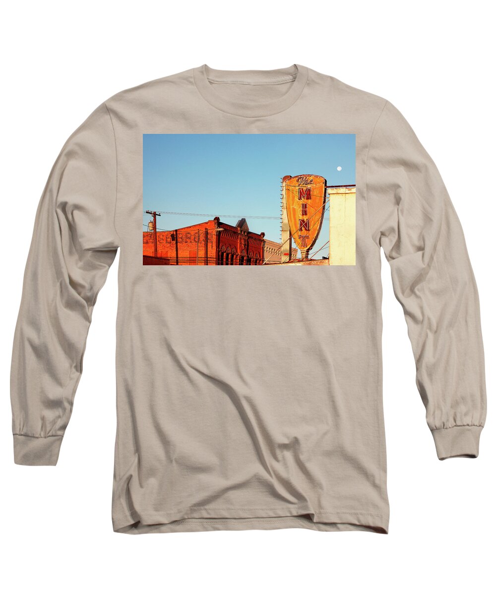 Horizontal Long Sleeve T-Shirt featuring the photograph Downtown White Sulphur Springs by Todd Klassy