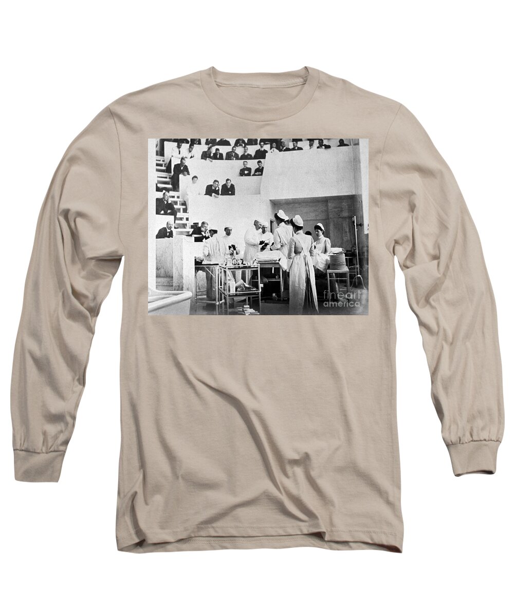 Medical Long Sleeve T-Shirt featuring the photograph John Hopkins Operating Theater, 19031904 by Science Source
