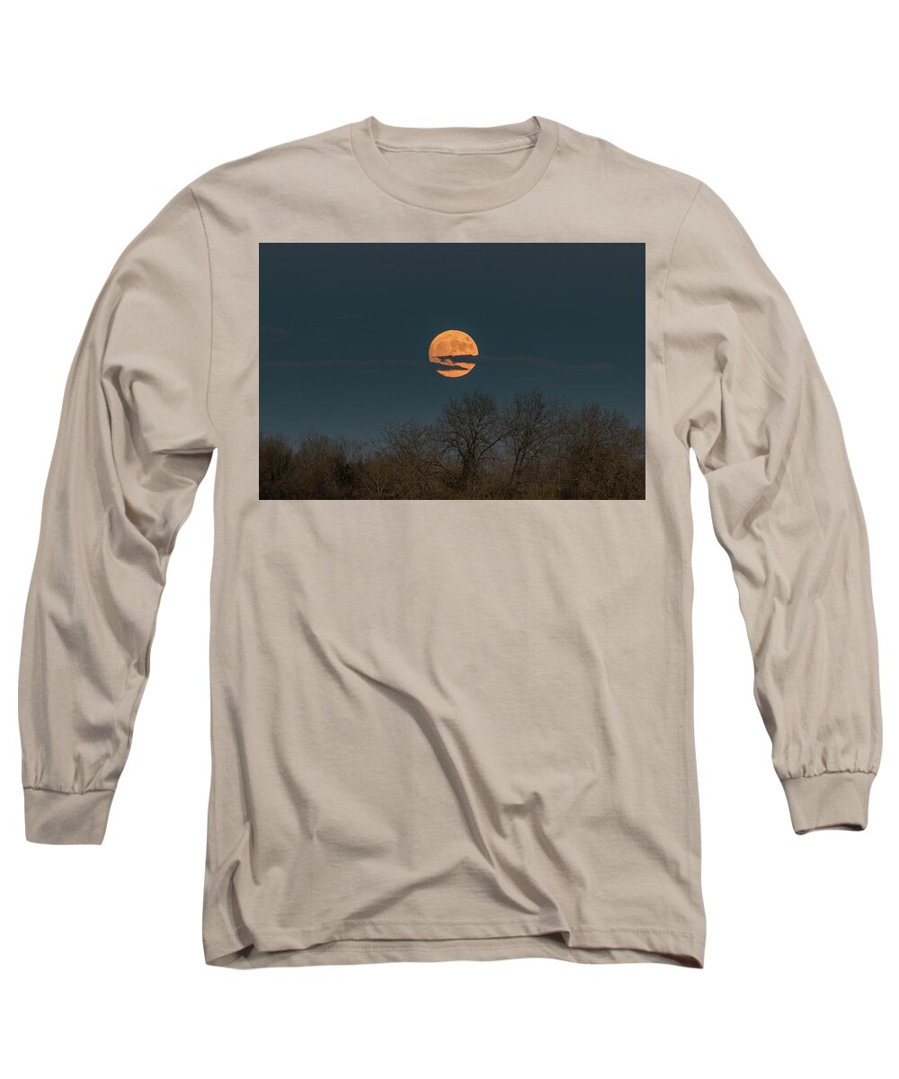 Moon Long Sleeve T-Shirt featuring the photograph Rising Supermoon in Colorado by Tony Hake