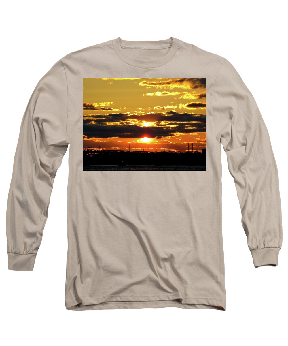 Sunset Long Sleeve T-Shirt featuring the photograph Split Sunset over Philadelphia by Linda Stern