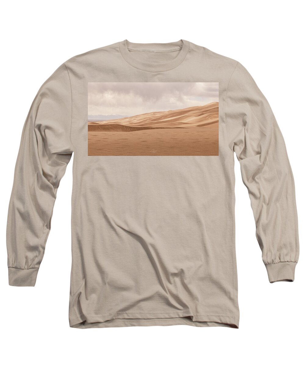  Long Sleeve T-Shirt featuring the photograph Great Sand Dunes by William Boggs