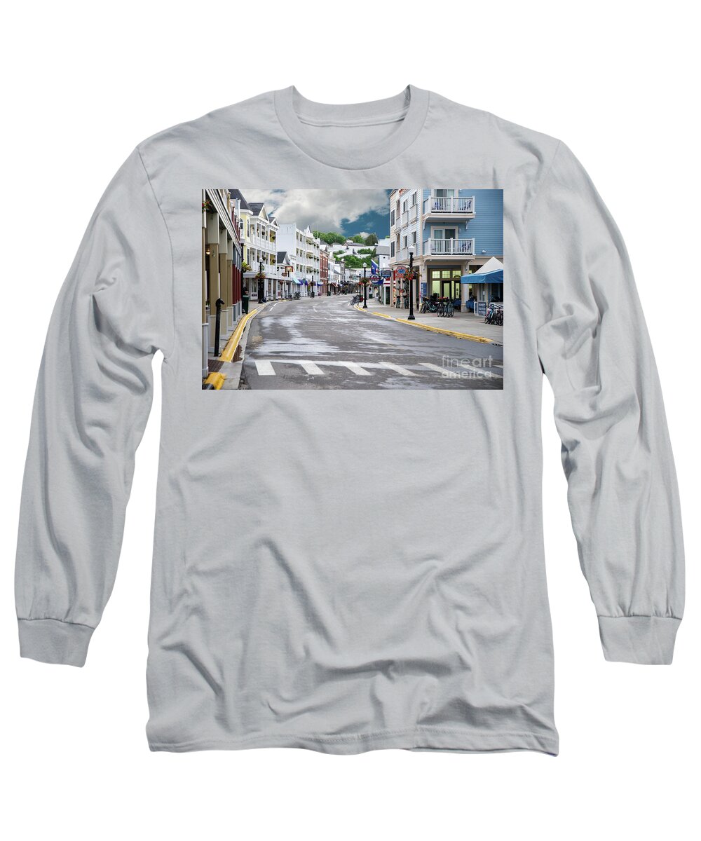 Small Long Sleeve T-Shirt featuring the photograph Mackinac Island Street View by Ed Taylor