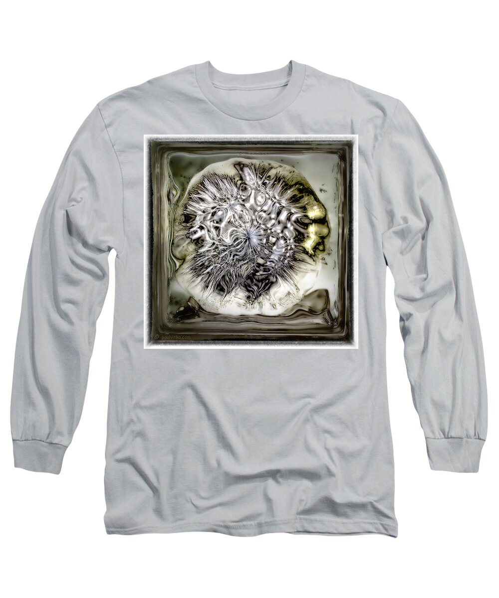  Long Sleeve T-Shirt featuring the photograph ...mind Blowing.... by Paul Vitko