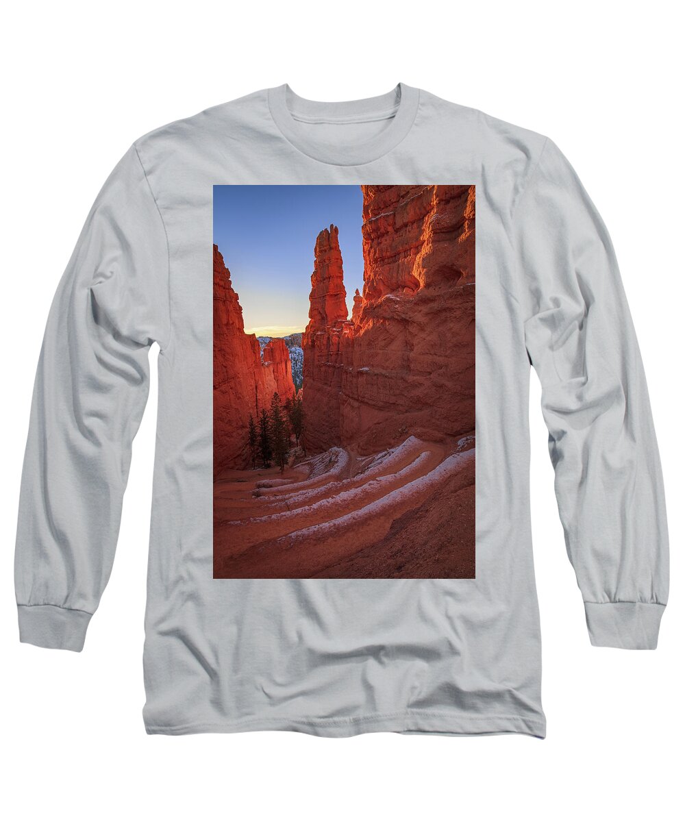 Arches Long Sleeve T-Shirt featuring the photograph Navajo Loop by Edgars Erglis