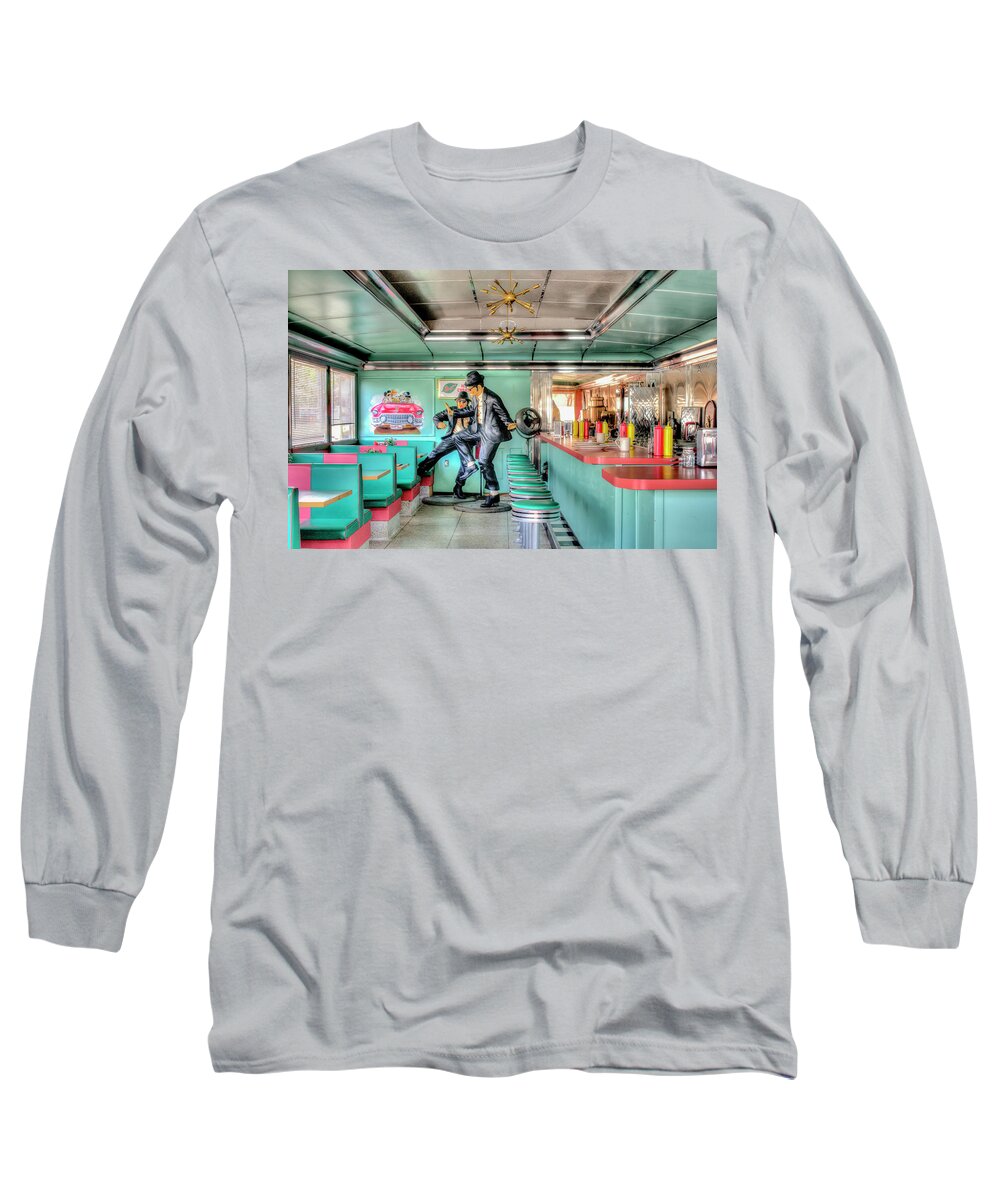 Diner Long Sleeve T-Shirt featuring the photograph 50s Diner With Dancers by Gary Slawsky