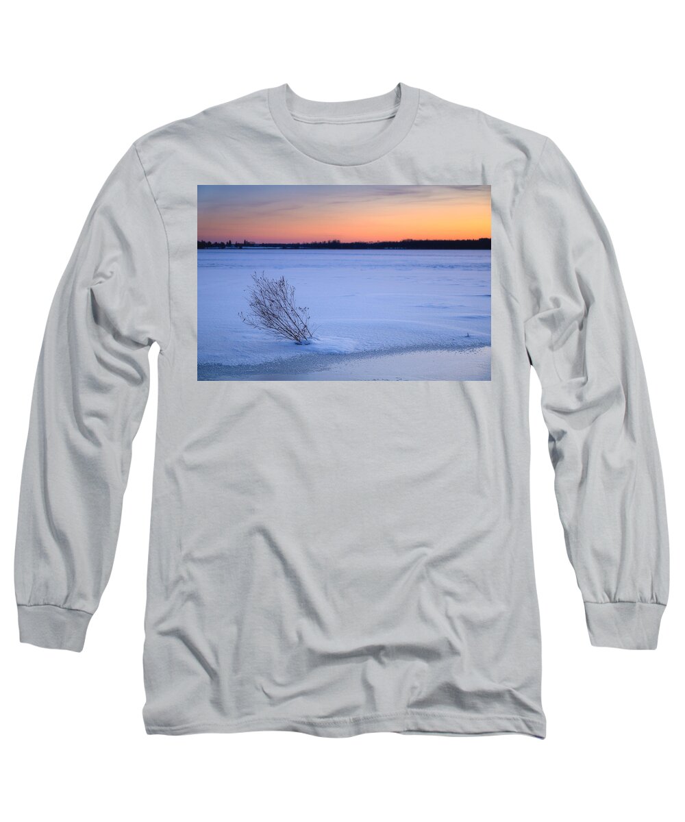 Lake Neatahwanta Long Sleeve T-Shirt featuring the photograph The Evening Blues by Rod Best