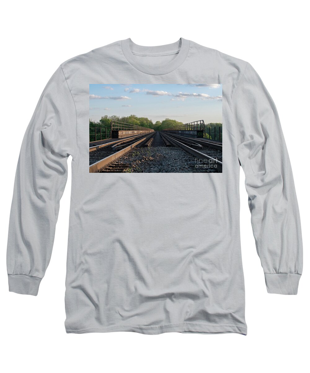 Kentucky Long Sleeve T-Shirt featuring the photograph The High Bridge Train Trestle by Roger Downes