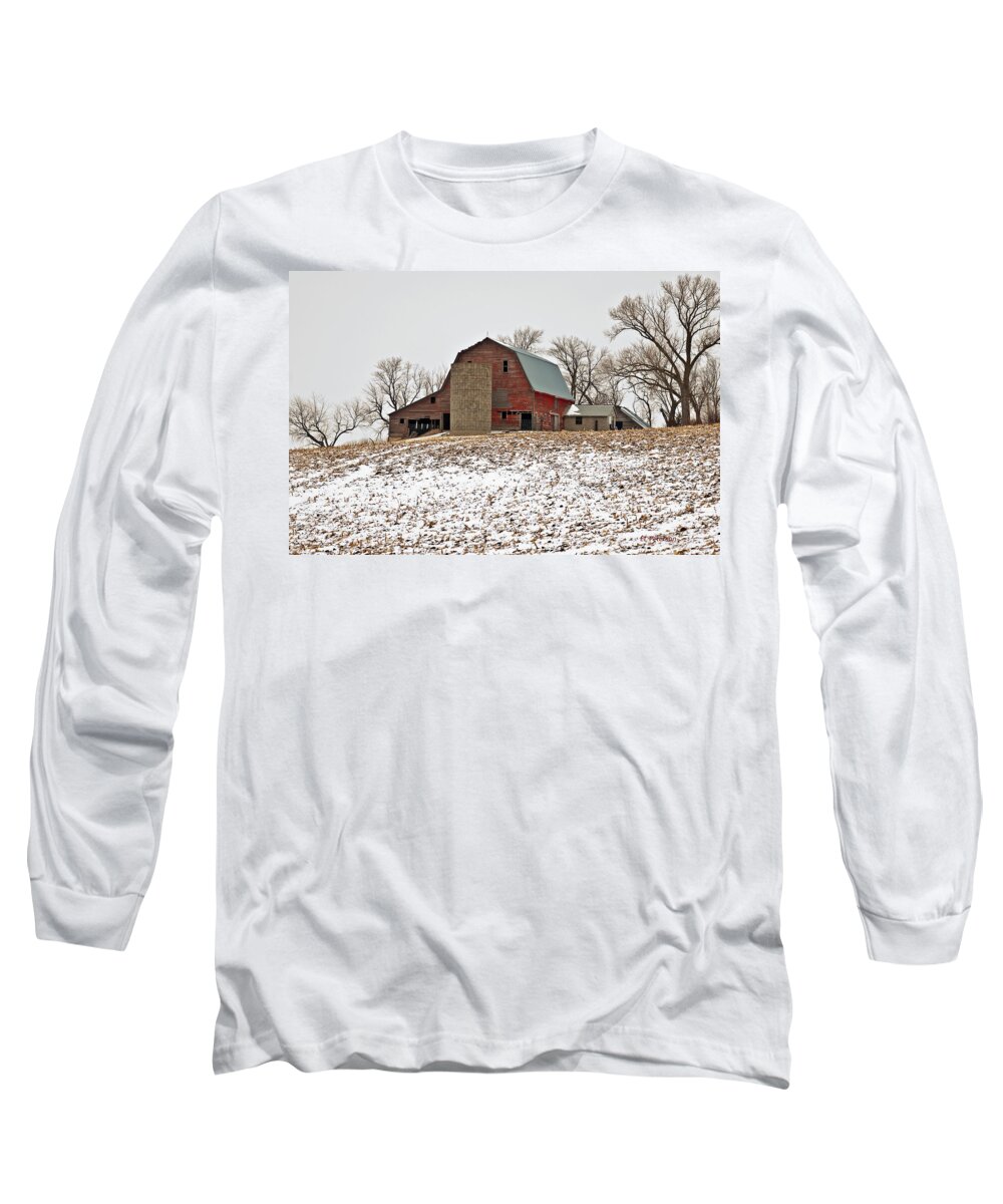 Barns Long Sleeve T-Shirt featuring the photograph Old Red Barn by Ed Peterson