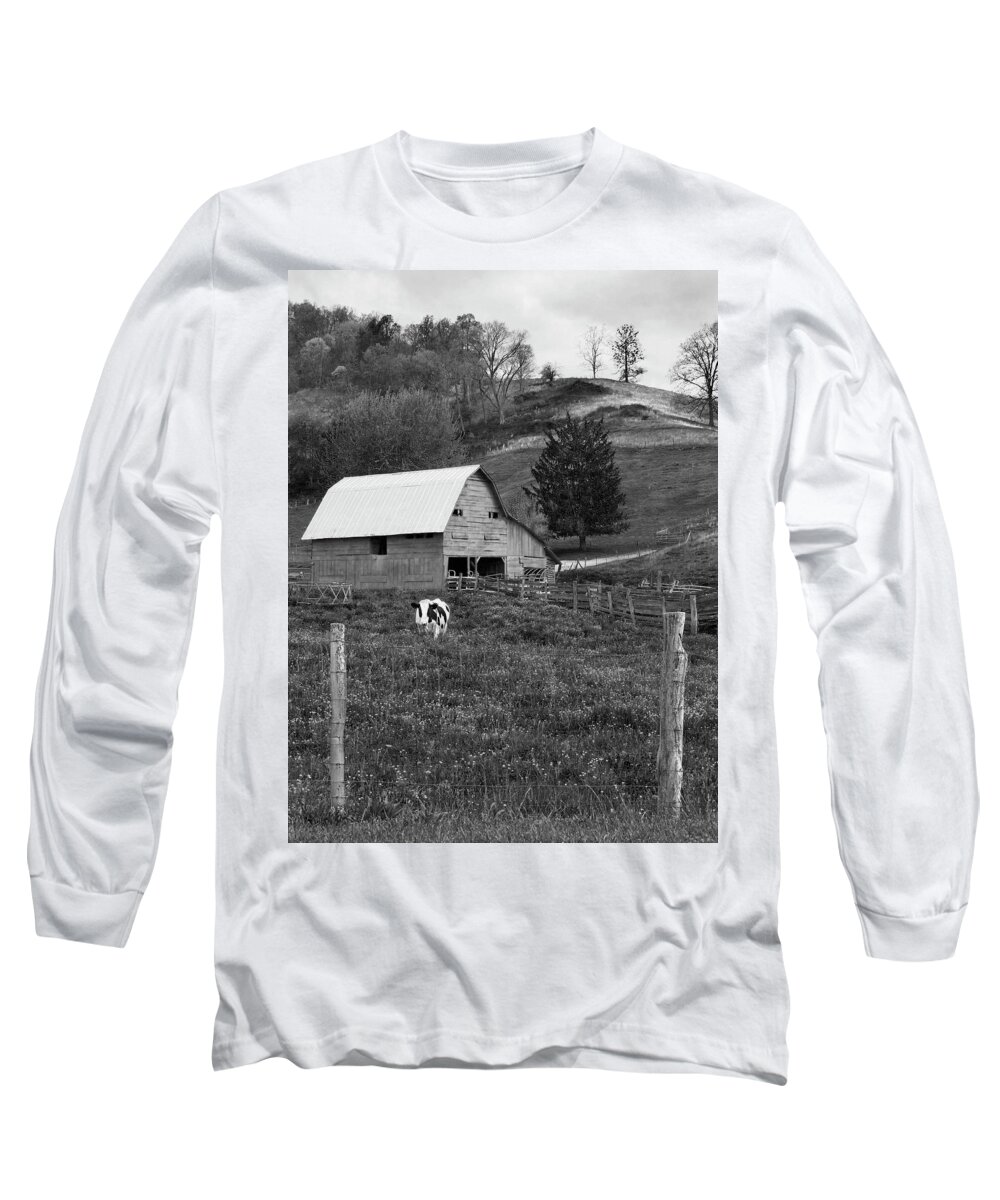 Old Barn Long Sleeve T-Shirt featuring the photograph Barn 4 by Mike McGlothlen