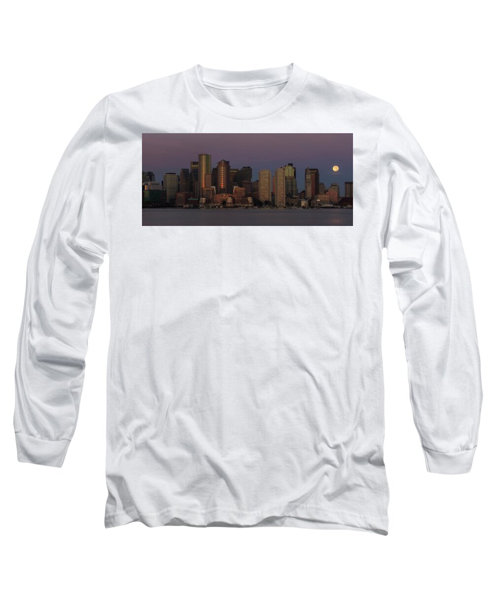 Boston Long Sleeve T-Shirt featuring the photograph Boston Moonset and Sunrise by Rob Davies