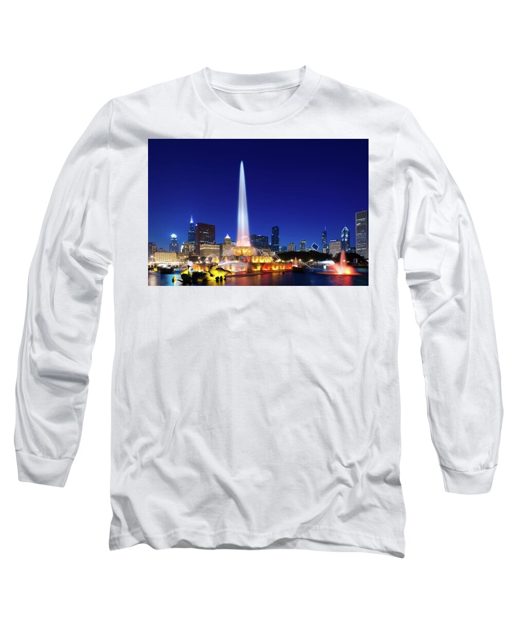 Buckingham Fountain Long Sleeve T-Shirt featuring the photograph Buckingham Fountain by Sebastian Musial