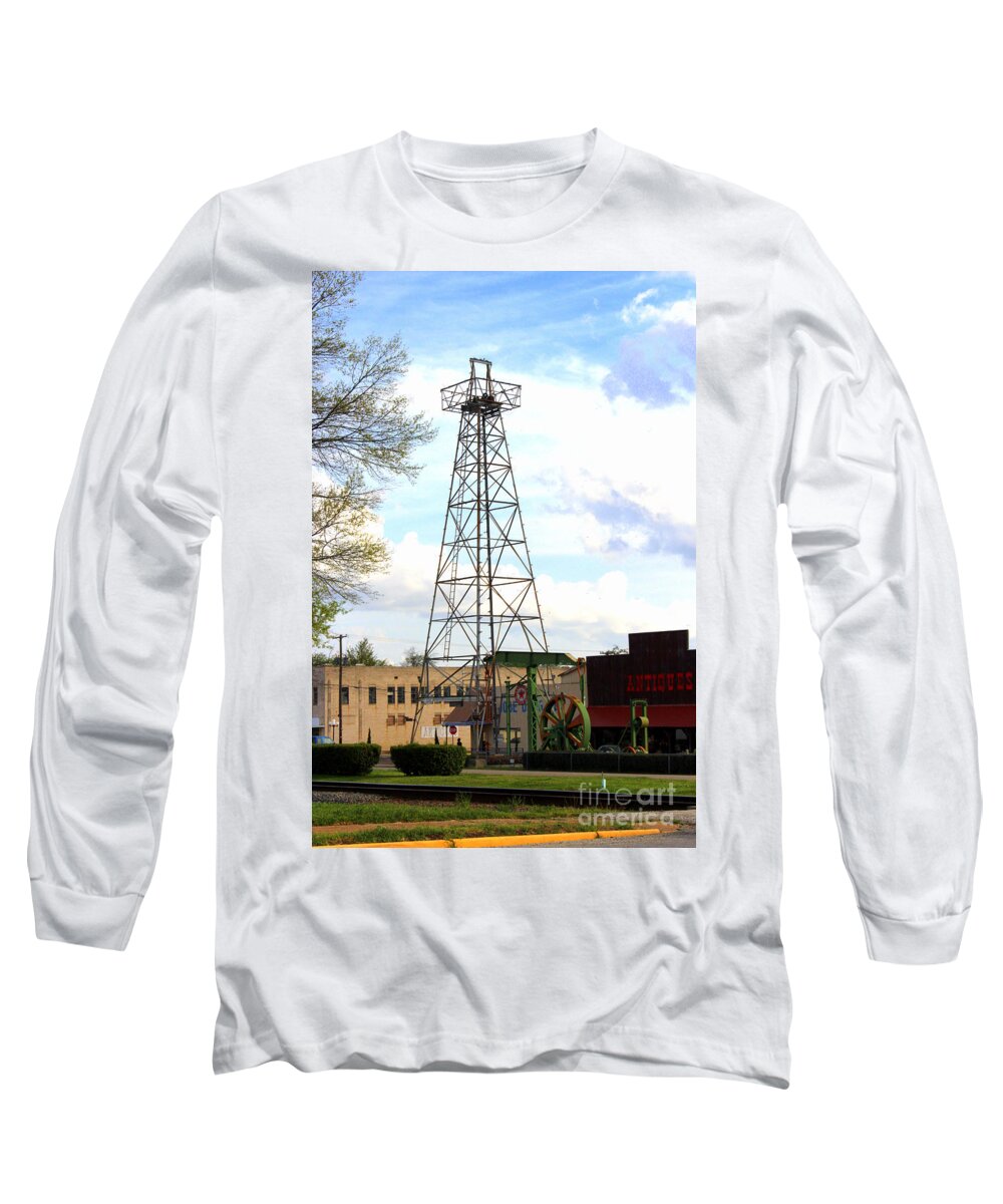 Oil Derrick Long Sleeve T-Shirt featuring the photograph Downtown Gladewater Oil Derrick by Kathy White