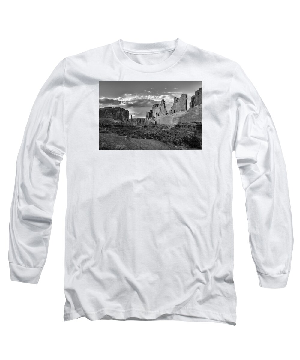 Architectural Photographer Long Sleeve T-Shirt featuring the photograph Park Avenue by Lou Novick